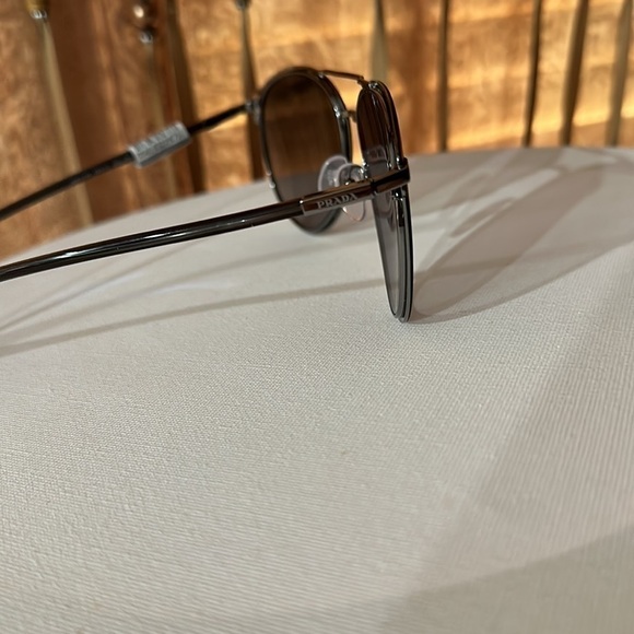 Prada PR51WS Pilot Sunglasses Prada Matte Black Grey Polarized Lens - Picture 17 of 17